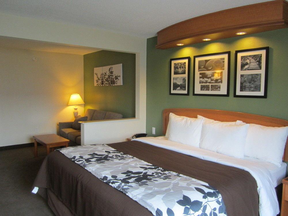 Clarion Pointe Albemarle Hotel Exterior foto