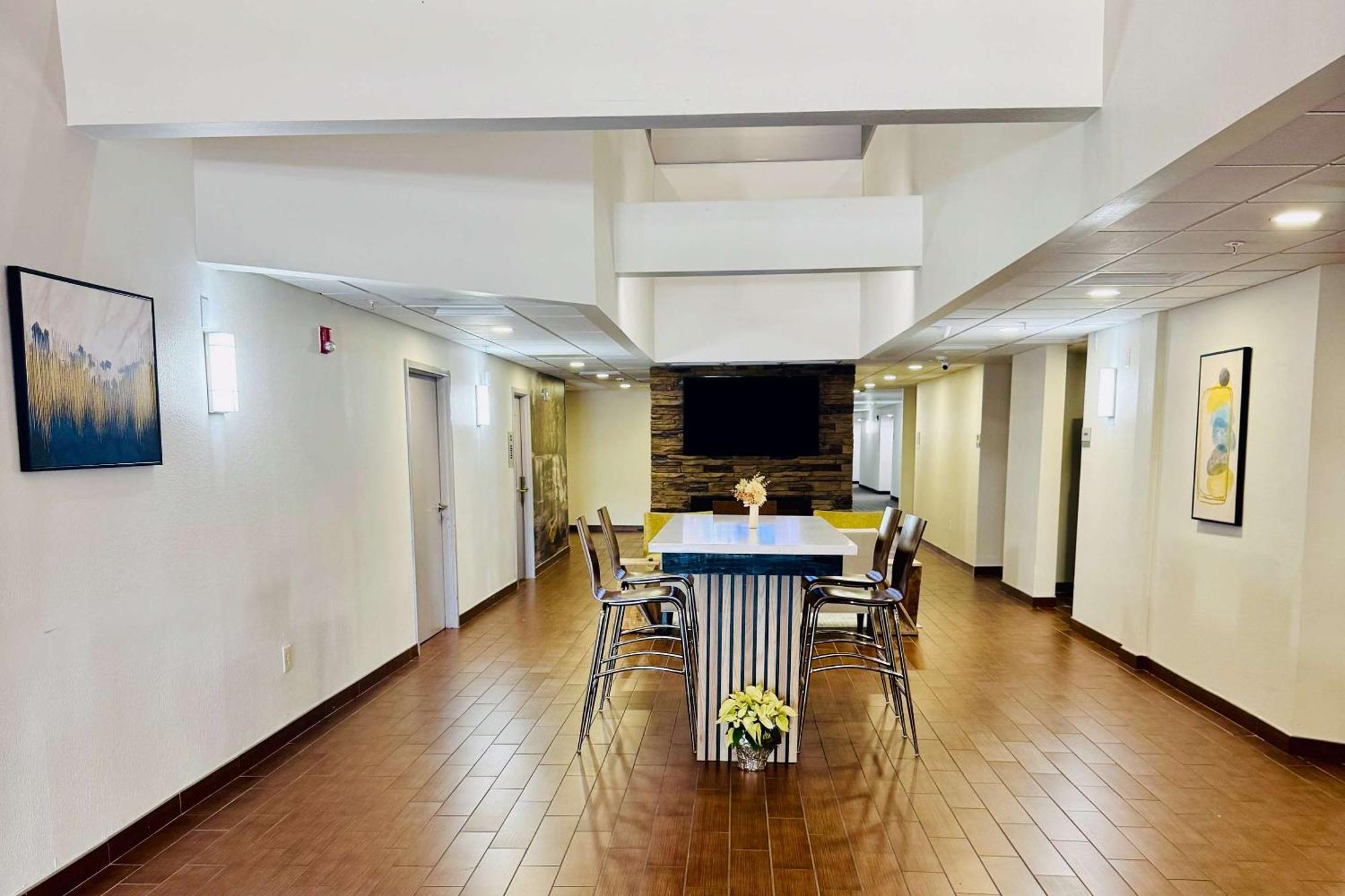 Clarion Pointe Albemarle Hotel Exterior foto