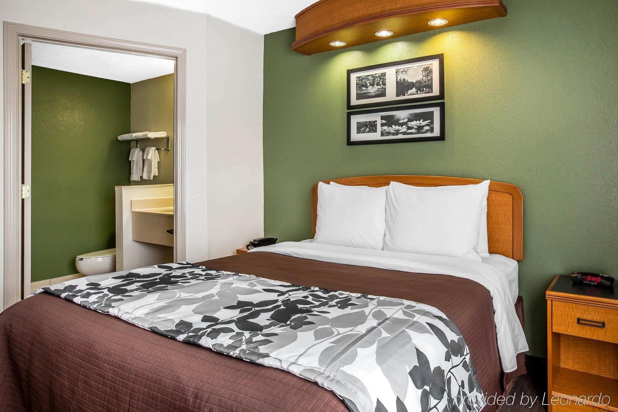 Clarion Pointe Albemarle Hotel Exterior foto