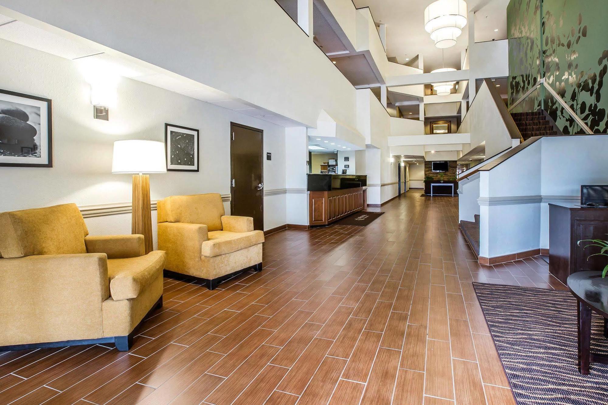 Clarion Pointe Albemarle Hotel Exterior foto