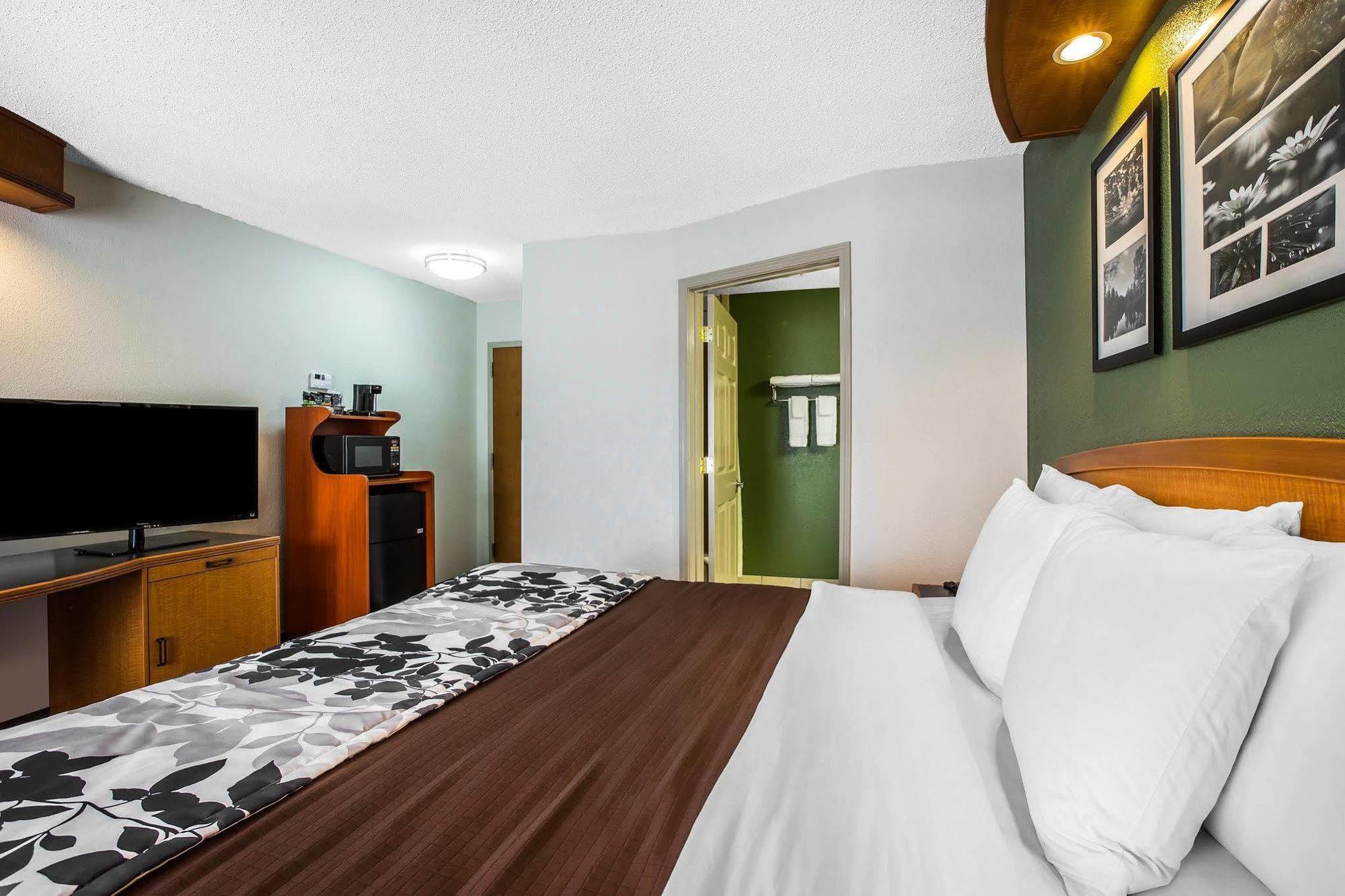 Clarion Pointe Albemarle Hotel Exterior foto
